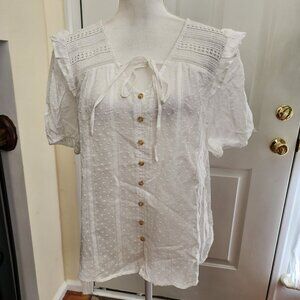 NWT Flower & Feather Spring Summer White Blouse Short Sleeve Size L